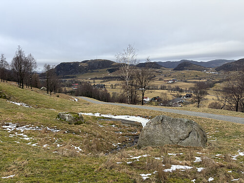 Skrussfjellet bak til venstre