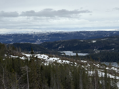 Utsikt mot Rensfjellet i øst fra toppen