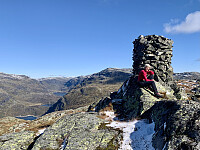 Toppen med Berdalen og Heimste Tinden til venstre i bildet.