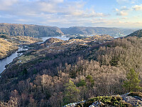 Utsikt mot Barstadvatnet og Barstad.