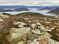 Høgsfjorden og Ådnøy sett fra toppvarden.