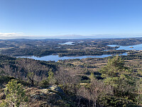 I vest ser vi indre del av Ålfjorden.