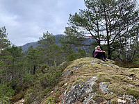 Den østlige og høyeste toppen med Rødsnuten i bakgrunnen.