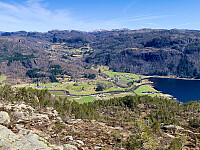 Utsikt mot Handeland og Østrem fra varden.
