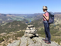 Utsikt mot Gjedrem og Holmen fra Sandfjellet på vei opp mot Ramnafjellet.