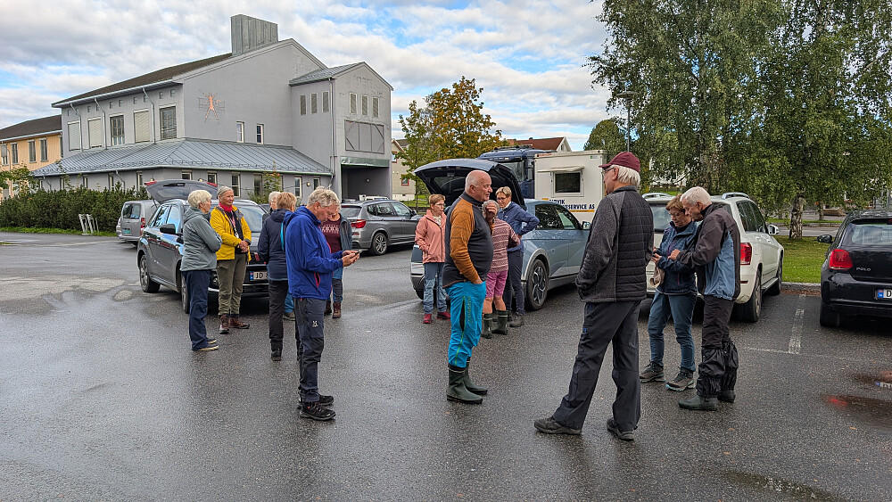 Møteplass på Lena før ferden gikk videre langt inn på Åsen. 