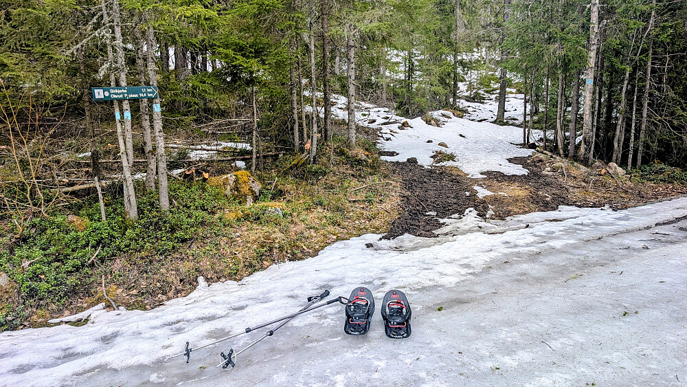 Etter 1,75 km kom jeg fram til der man normalt starter turen 
