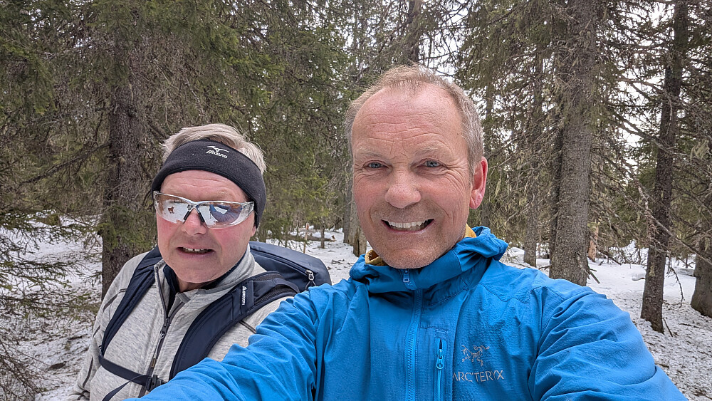 På toppen. Mye brask på bakken 