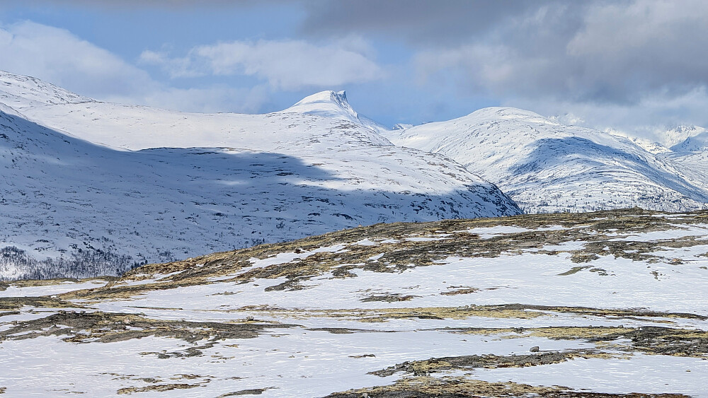 Døntinden langt der bak