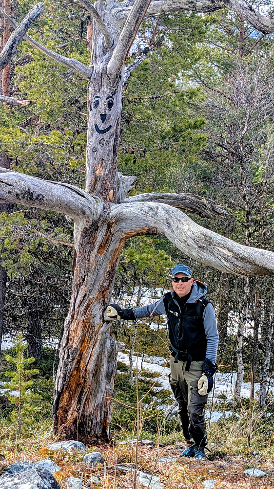 Nils Jørgen hilste på Lemonsjøtrollet