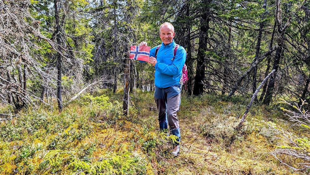 Her er kommunetoppen! Venehaugane på 694 m. 