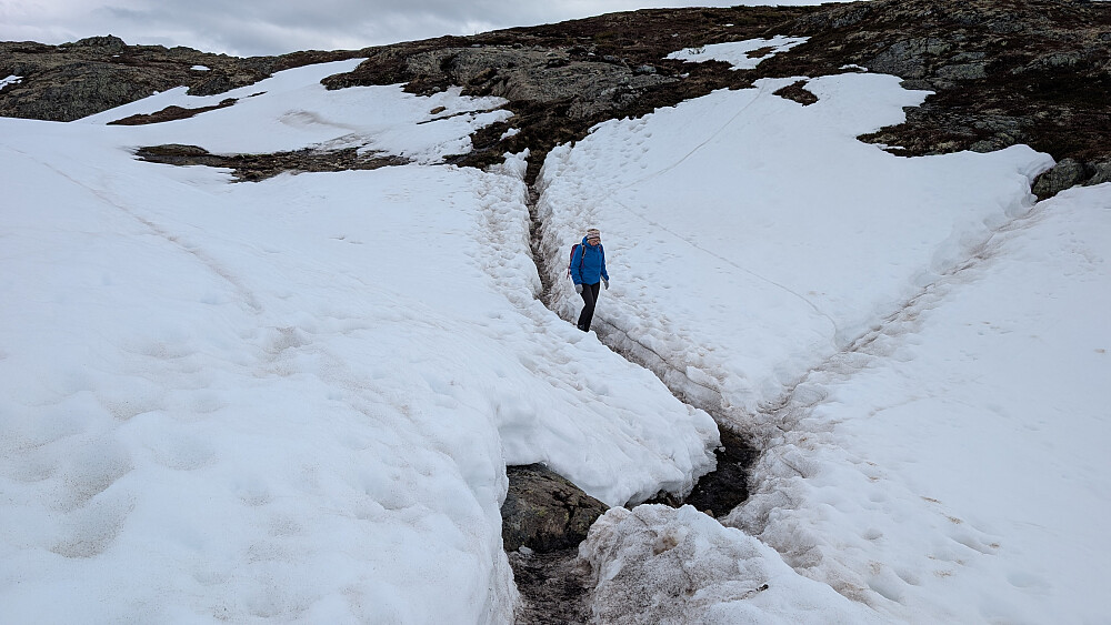 Noe snø her og der nær toppen