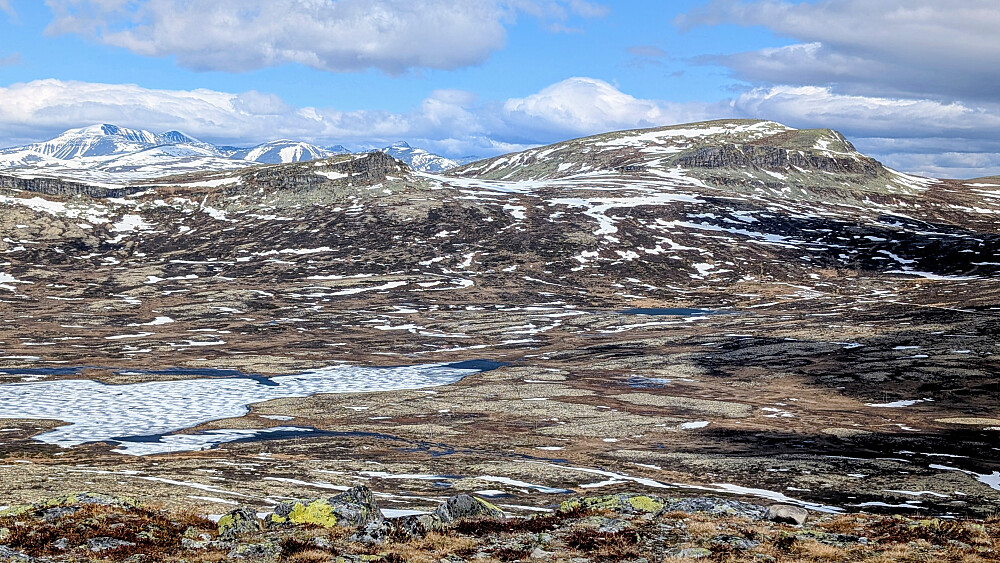 Mot Rondane og Store Ramshøgda til høyre