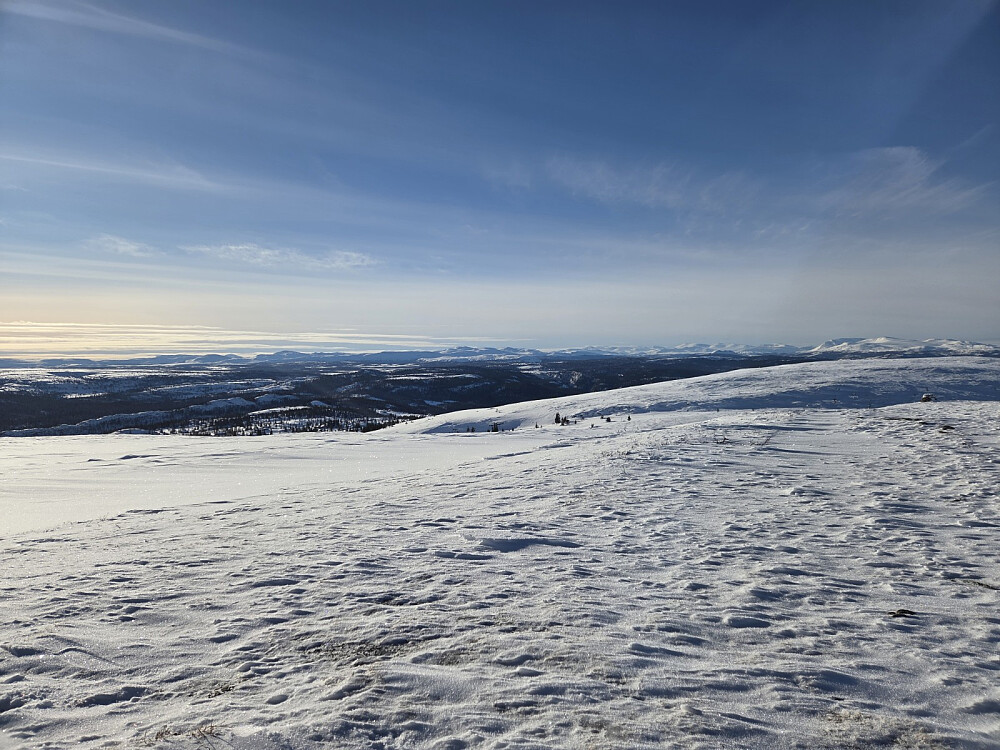 Fin utsikt mot vest på toppen.