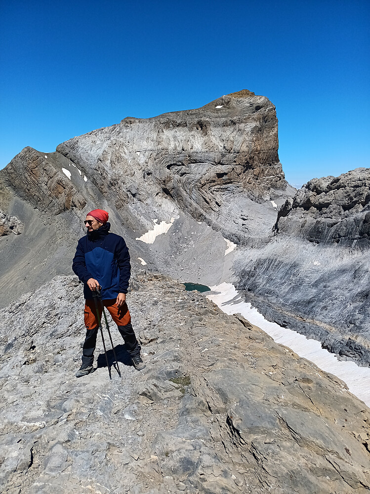 Gabriel foran El Silindro, på veien opp mot Monte Perdido.