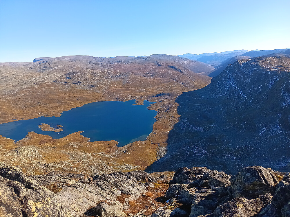 Mulig dette ble beste bildet av motivet mot Hardeggi og Grøndalsbottvatnet fra Kyrkjenøse.