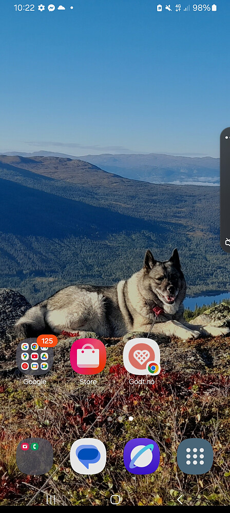 Ingen andre skal pryde skjermbildet mitt med mindre ei eventuell dame i løpet av en 10-årsperiode gjør seg fortjent til det! Maia for evig i mitt hjerte!!!