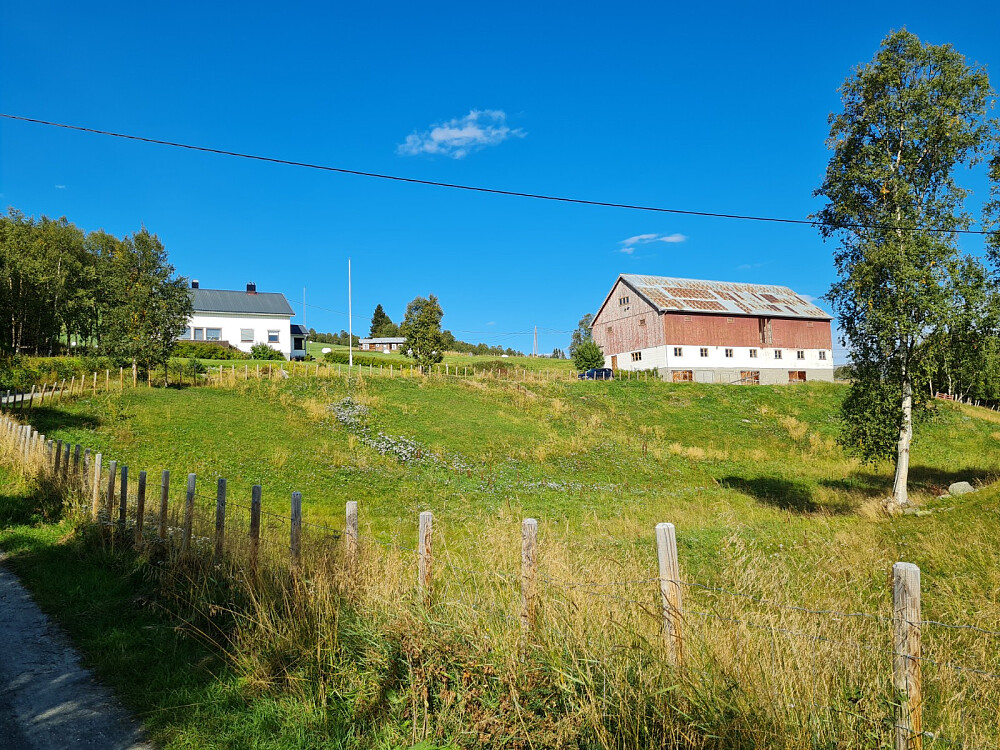 Gården Haugen, like etter turstart