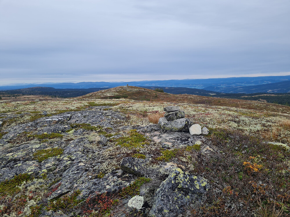 På toppunktet som ikke er peakbookelement mellom Gammelhans og Hindalsfjellet