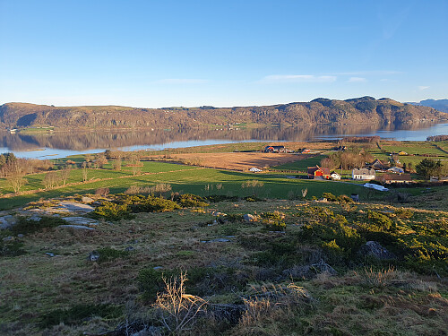 Austre del av Rennesøy med Rennesøyhodnet 234 t.h.