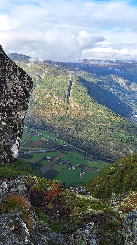 Storhaugen på andre siden. 