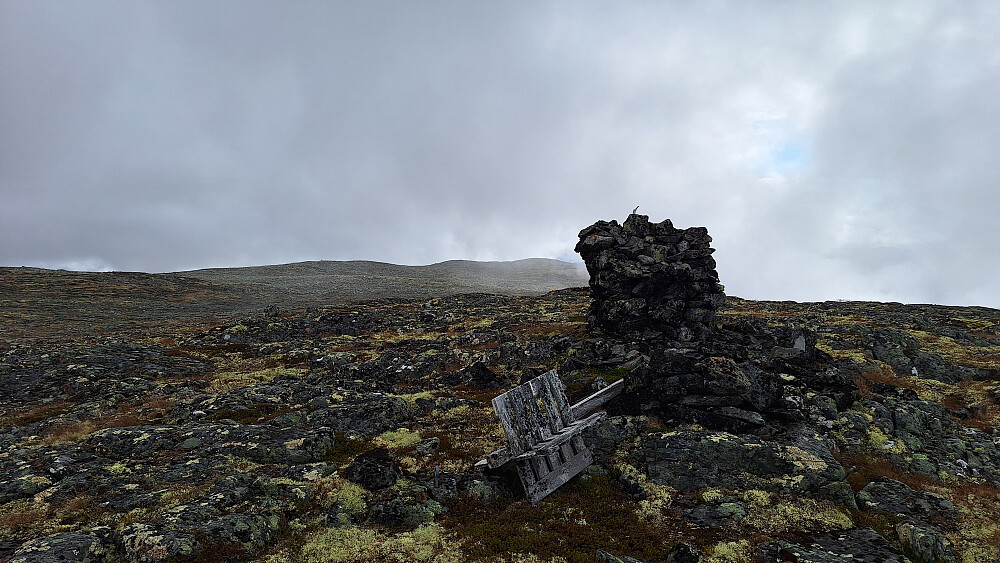Trig. punkt 1544 moh. Nordnosi bakerst.