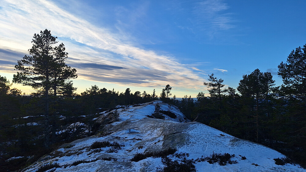 Sti over delvis glatte sva.