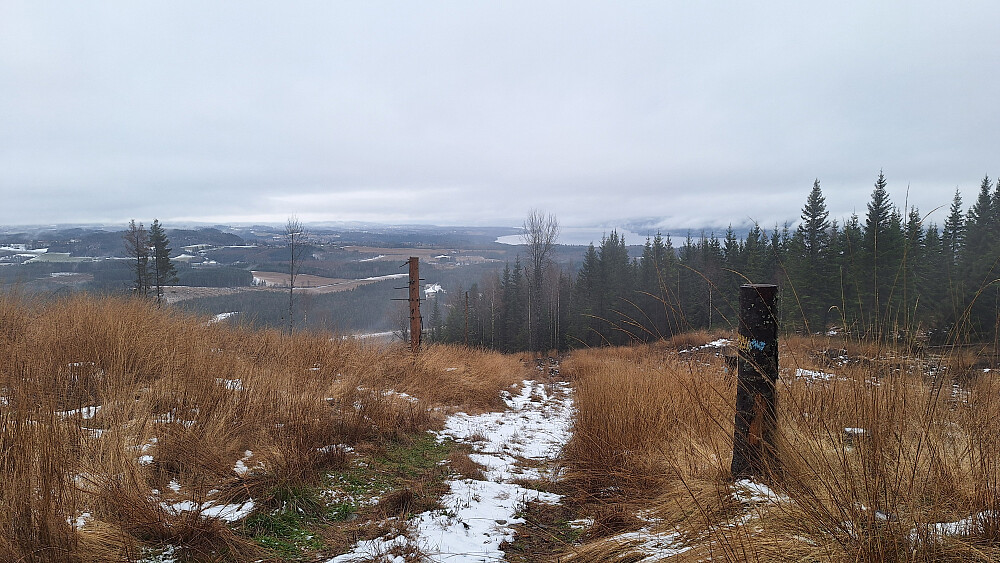 To plussgrader og litt yr.