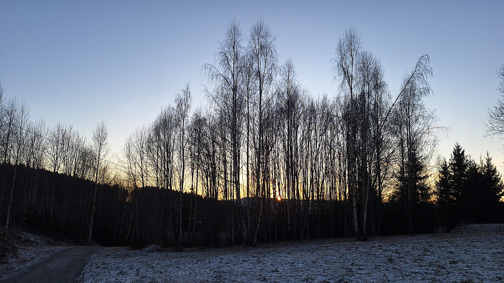 Dagens siste solstråler over Dokken.