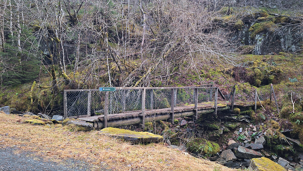 Så ut som brua skulle renoveres, og det er på tide.