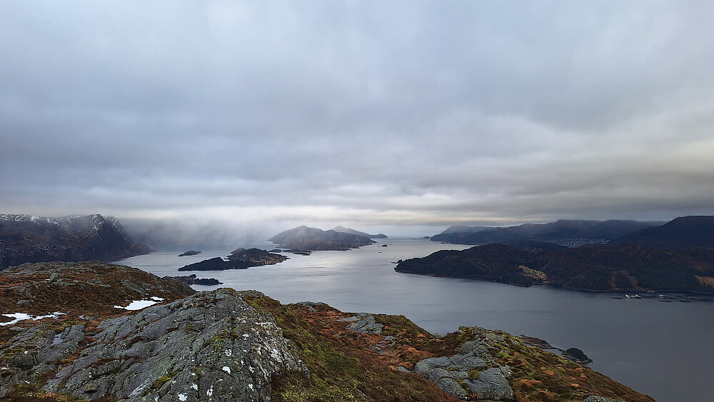 Mot Husevågøy og Måløy.