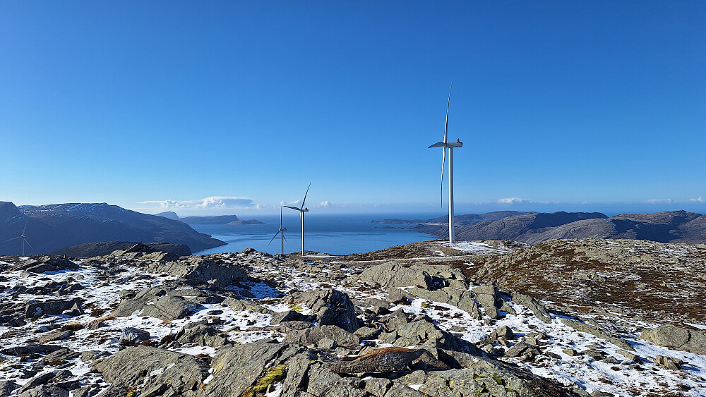 Marafjellet mot Kalvåg. 