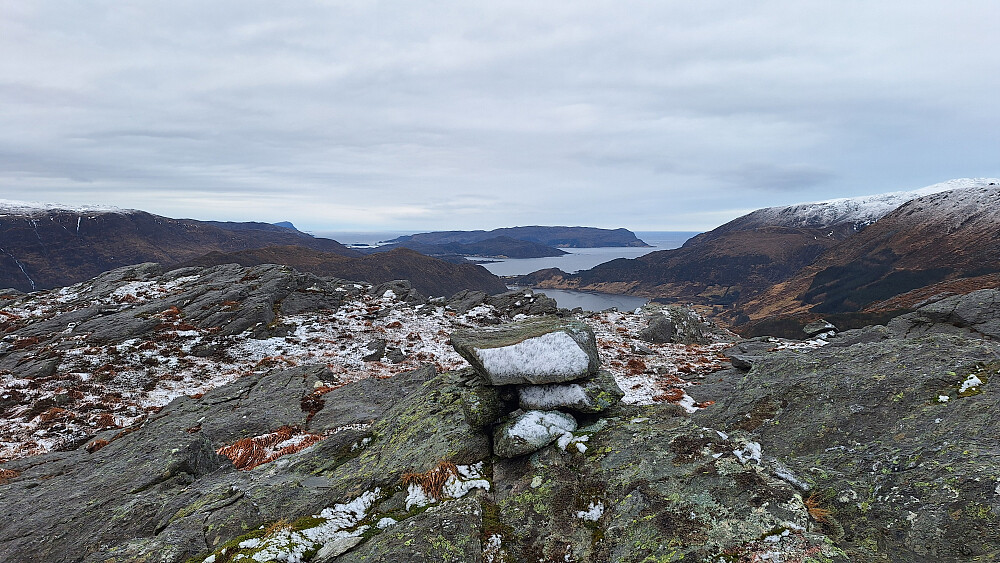 Blåfjellet 393 moh. mot Kalvåg. 