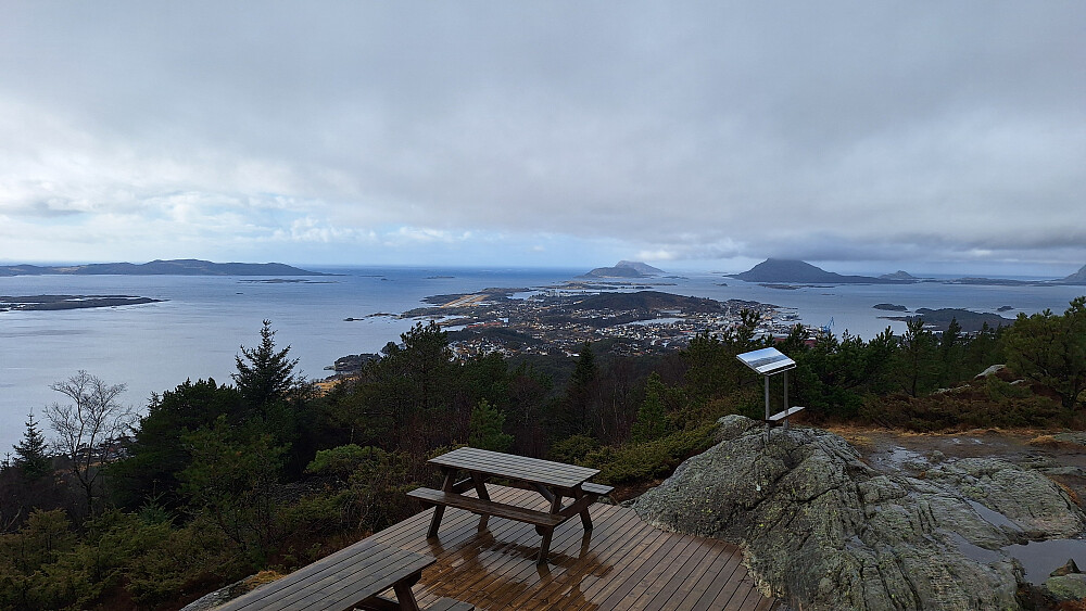 Opphold mellom bygene. 