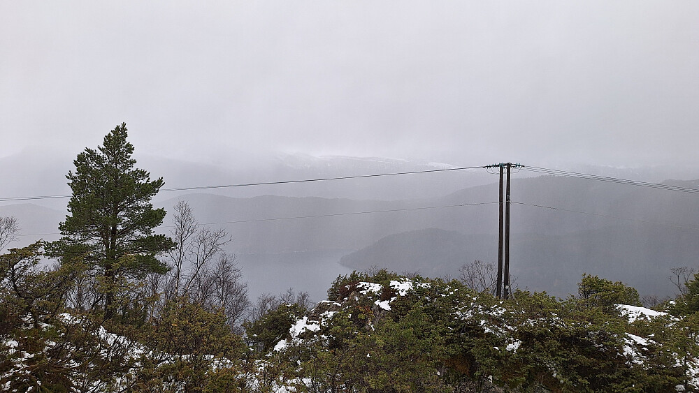 Regn, sludd, hagl... Våtere enn våtest.