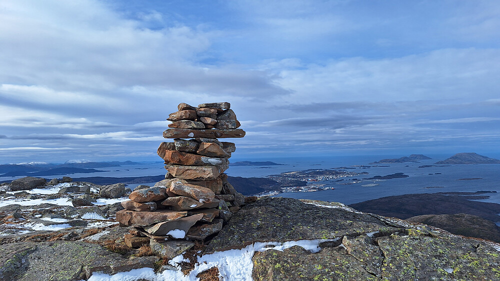 Stillebåen med Florø bak.