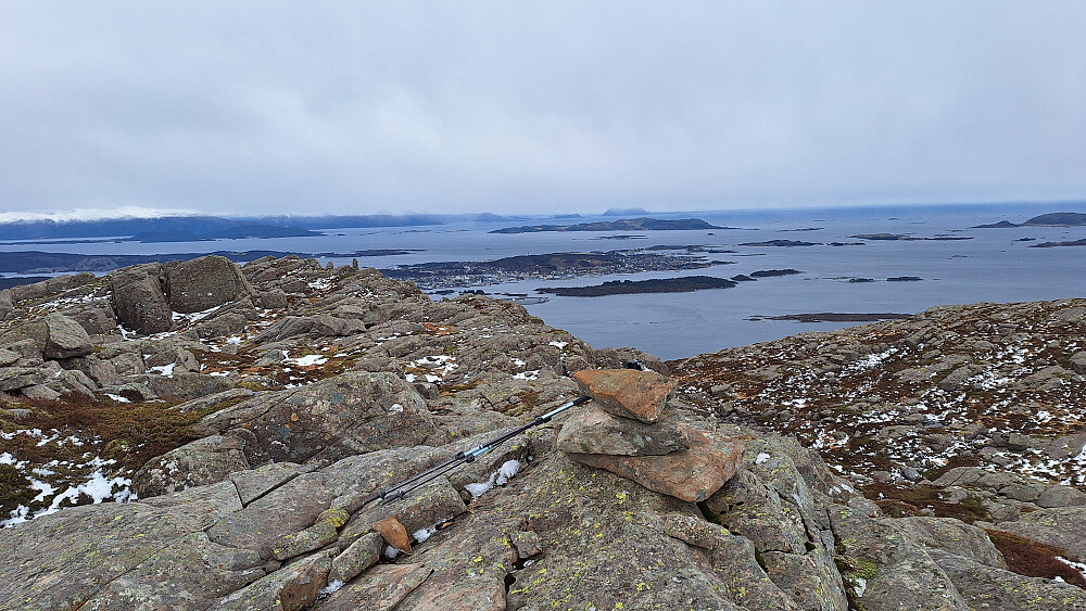 Sagaholten mot Florø. 