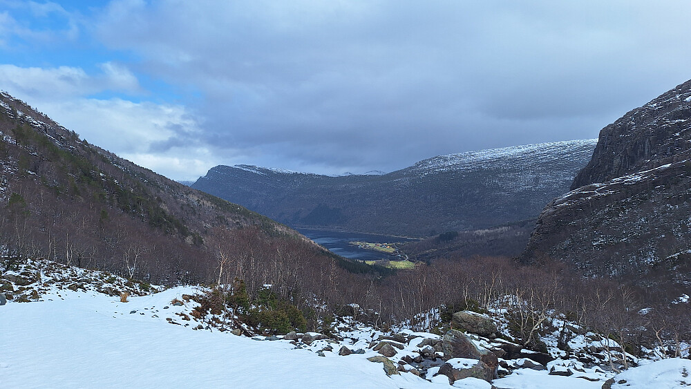 Opp Oladalen fra Sørgulen (låst bom her).