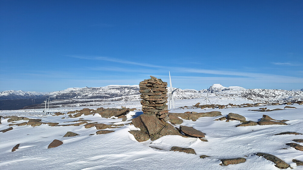 Hvitere enn hvitest i indre strøk og mer snø nå enn i vinter.