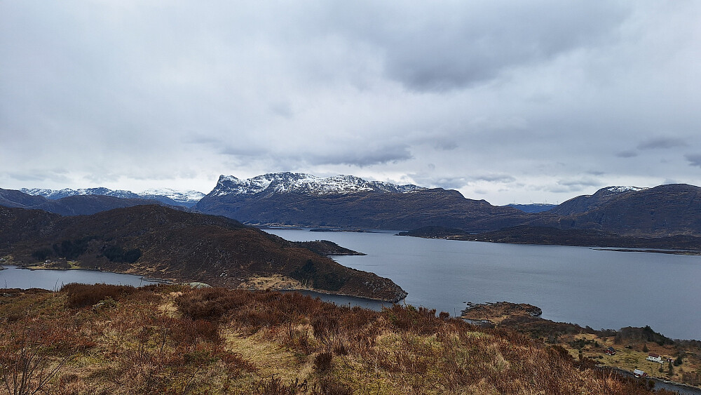 Hornelen på andre siden av fjorden. 