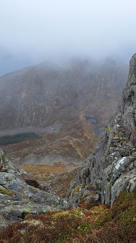 Mot Stillebåen fra toppen. 