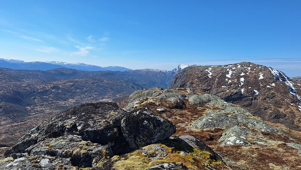 Dyrdalsknausen mot Steindalsfjellet. 