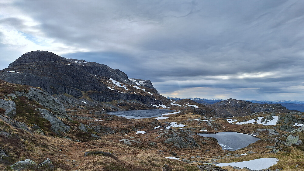 Blånipa og Storefjellet.