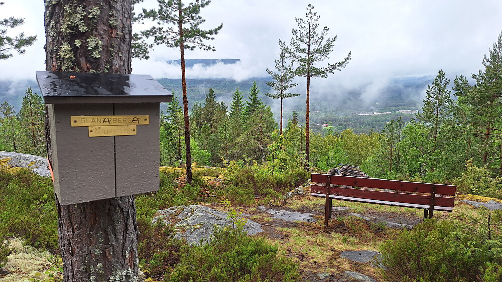 Glanaberget på returen. Noe utsikt hadde dukket opp.