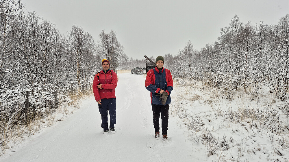 Ved turstart. Bilen til Morten ses bak.
