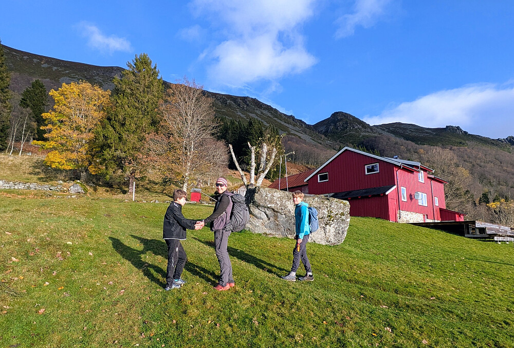 Sulabakkane, hvor første episode, sesong 1 av "Der ingen skulle tru..." ble innspilt :-)