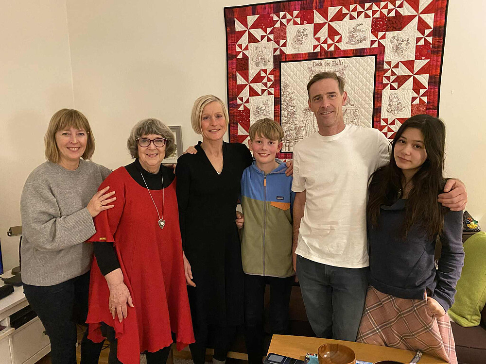 Gjengen samlet hos ho mor 