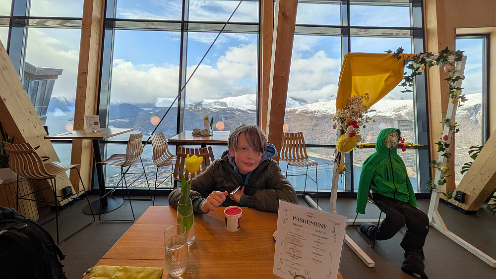 Is og kaffe må vi kose oss med :-) 