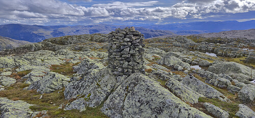 The large cairn at Vetlafjellet (not at the summit!)