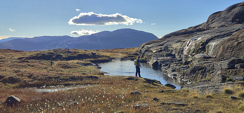 Endre skipping rocks
